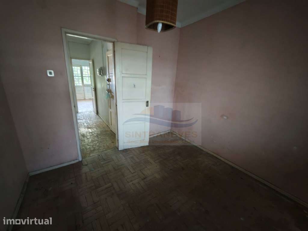 Oportunidade de Investimento em T2 na Amadora (vendido à melhor ofe... - Grande imagem: 4/8