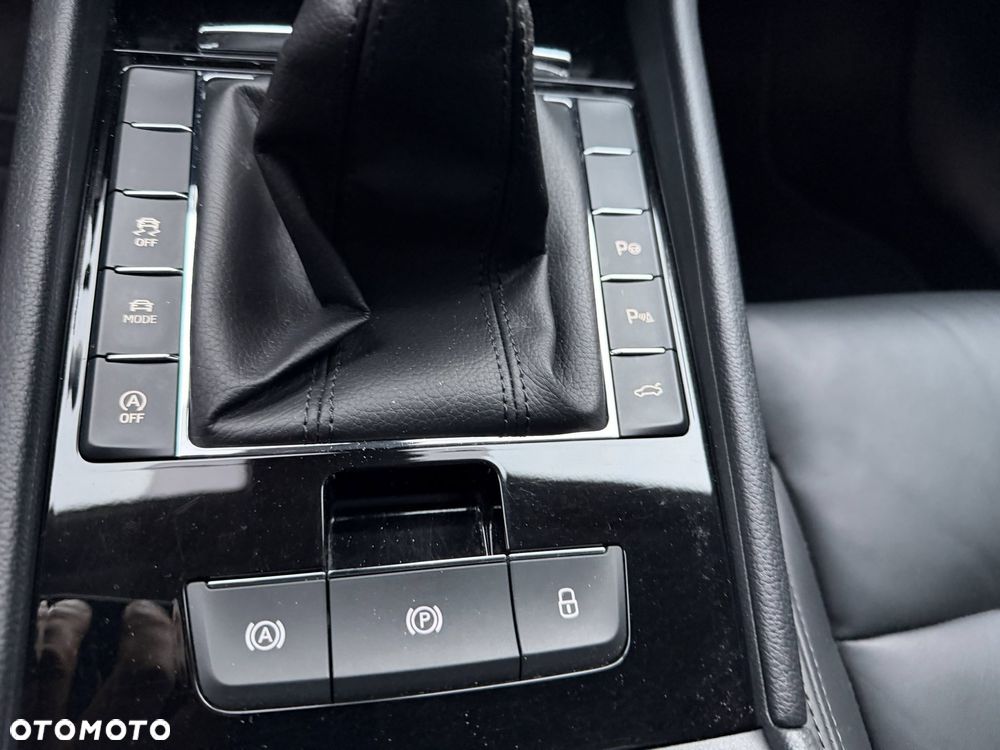 Skoda Superb 1.4 TSI ACT 4x4 SportLine - 25