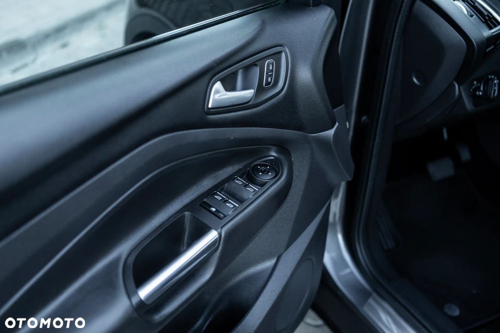 Ford Kuga - 39