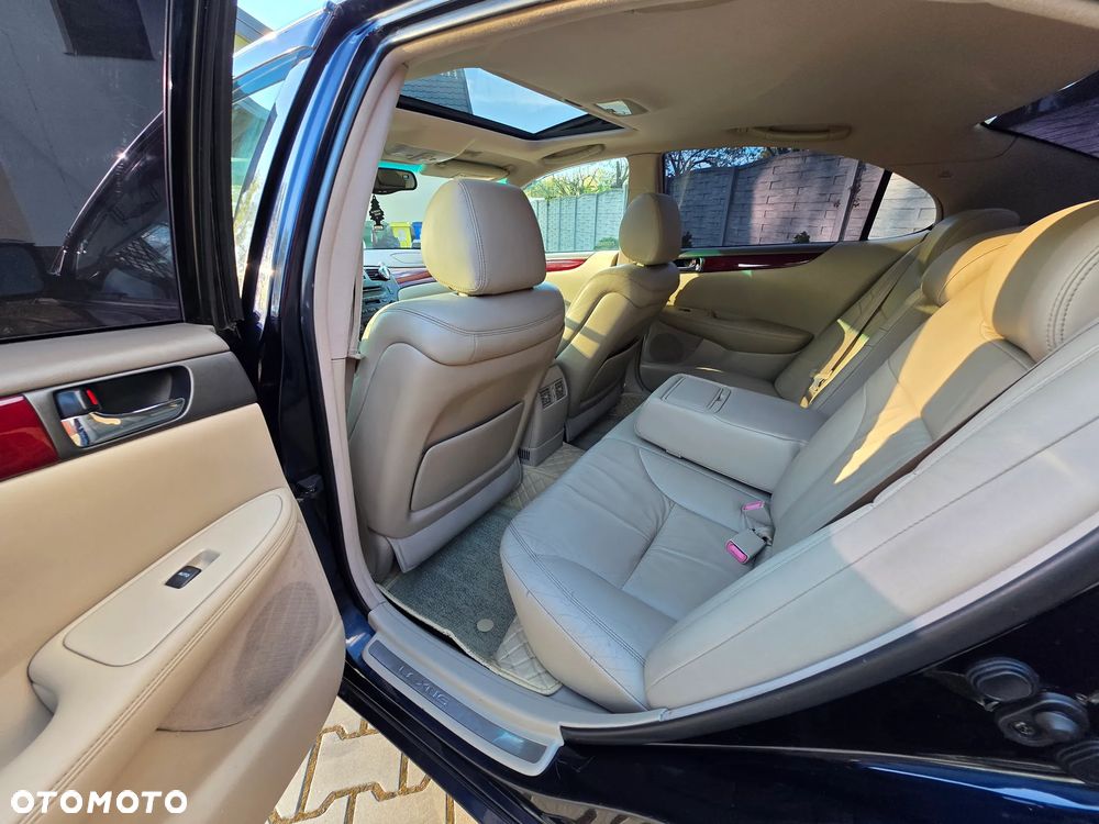 Lexus ES - 8
