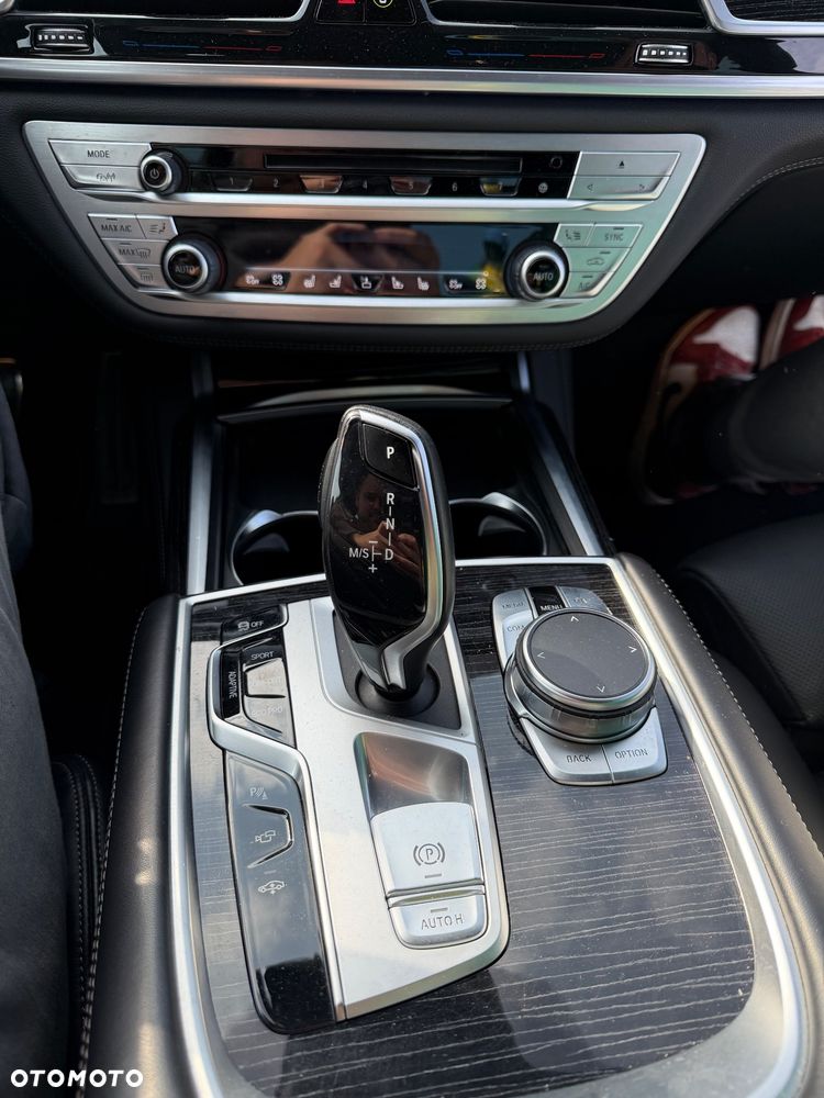 BMW Seria 7 - 25