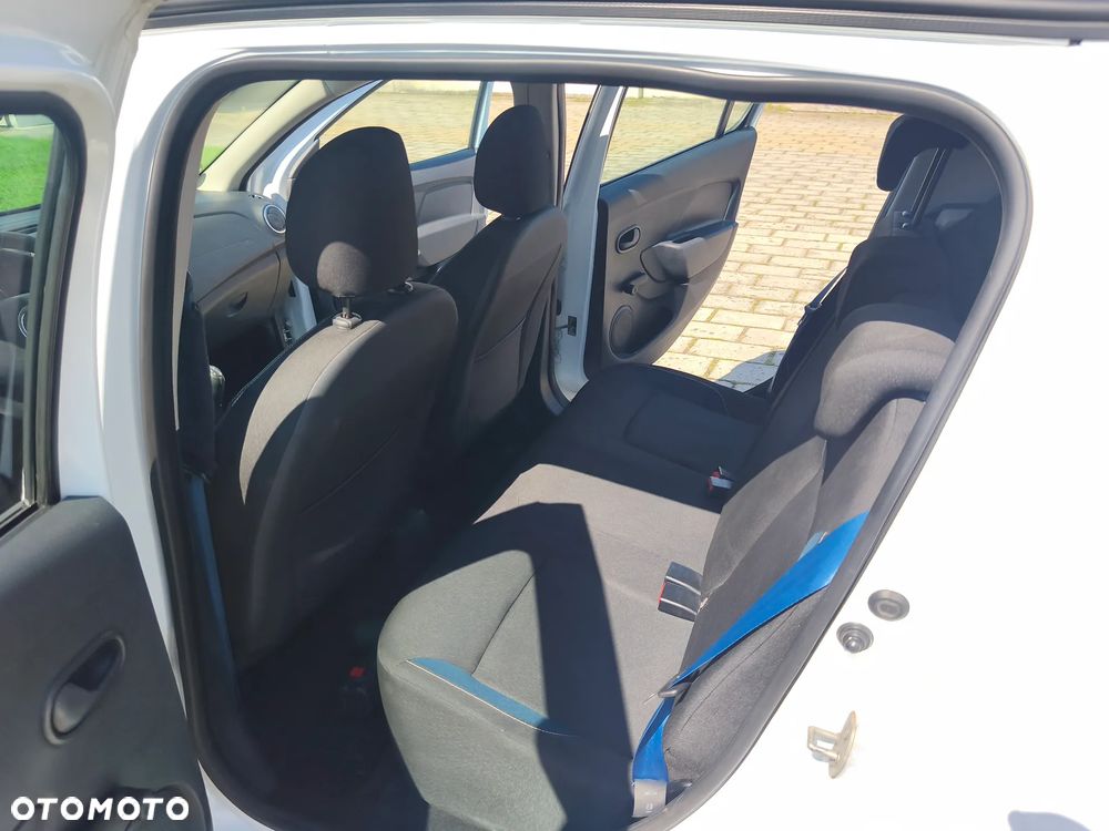 Dacia Sandero 0.9 TCe Laureate S&S EU6 - 13