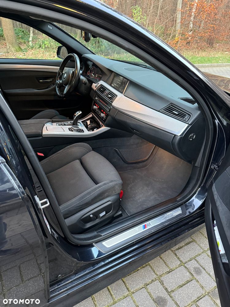 BMW Seria 5 525d xDrive - 6