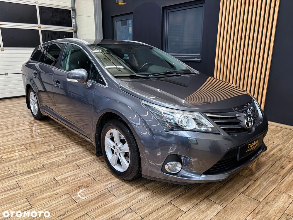 Toyota Avensis 1.8 Premium - 4
