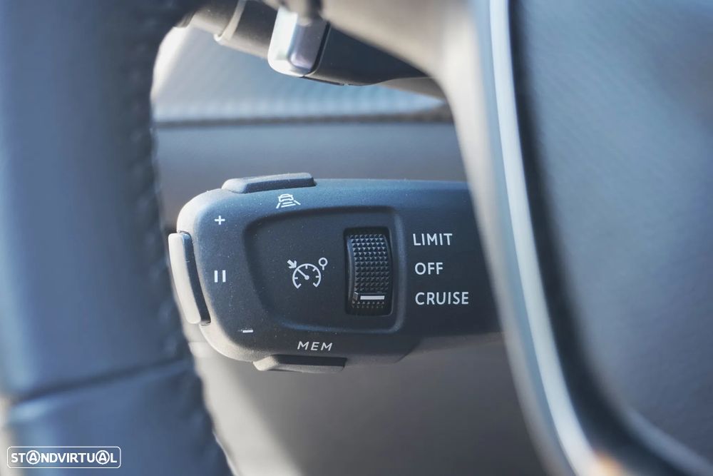 Peugeot 208 1.2 Hybrid Allure e-DCS6 - 14