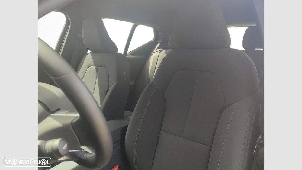 Volvo EX40 82 kWh Single Motor Extended Range Plus - 12