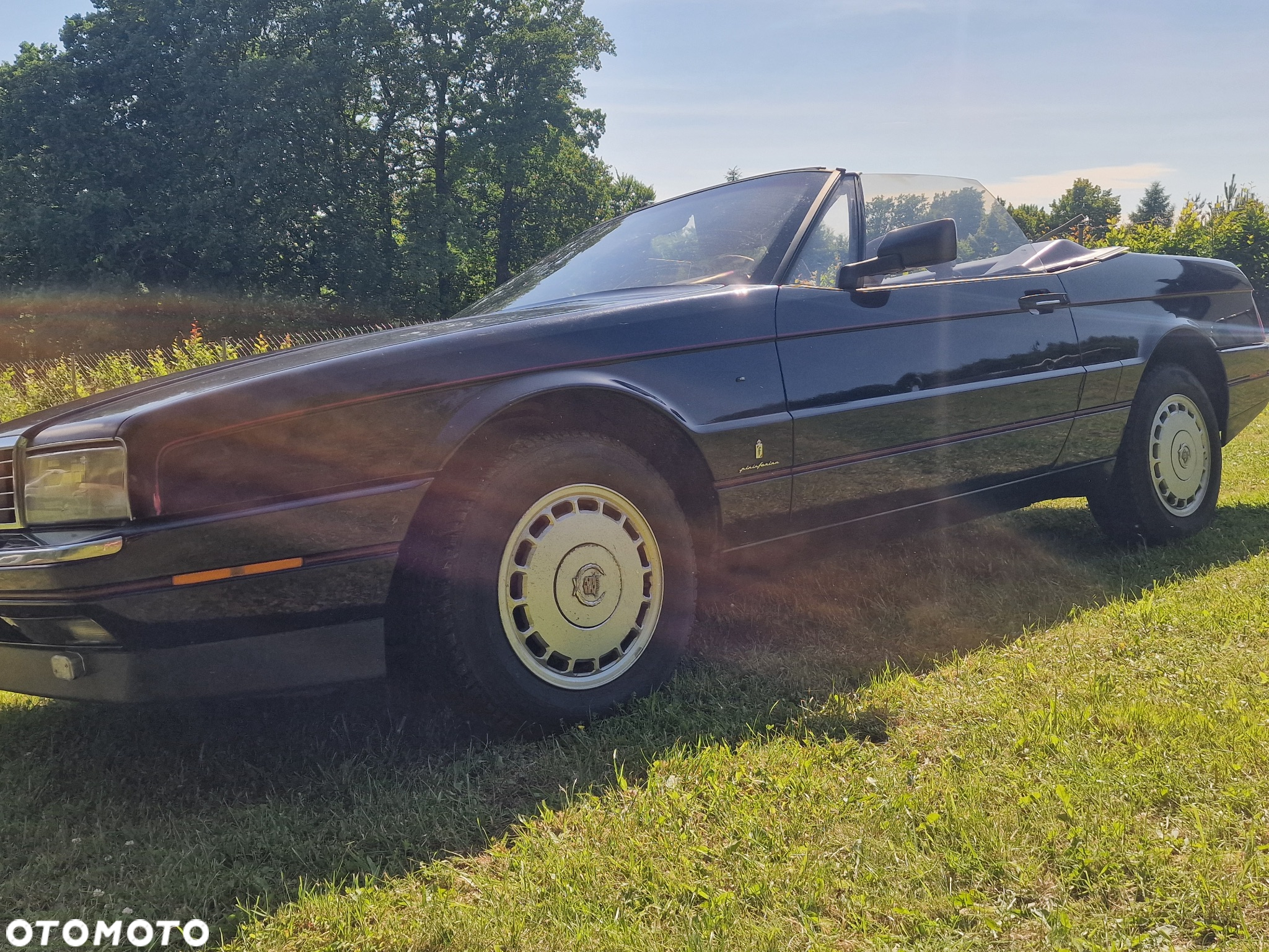 Cadillac Allante - 25