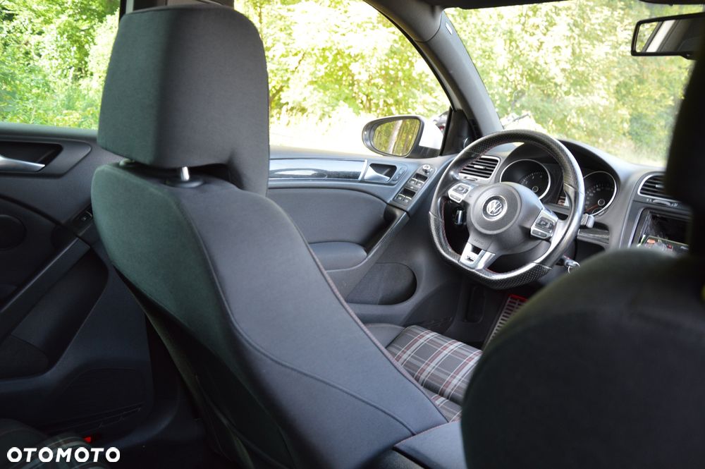 Volkswagen Golf 2.0 TSI GTI - 15