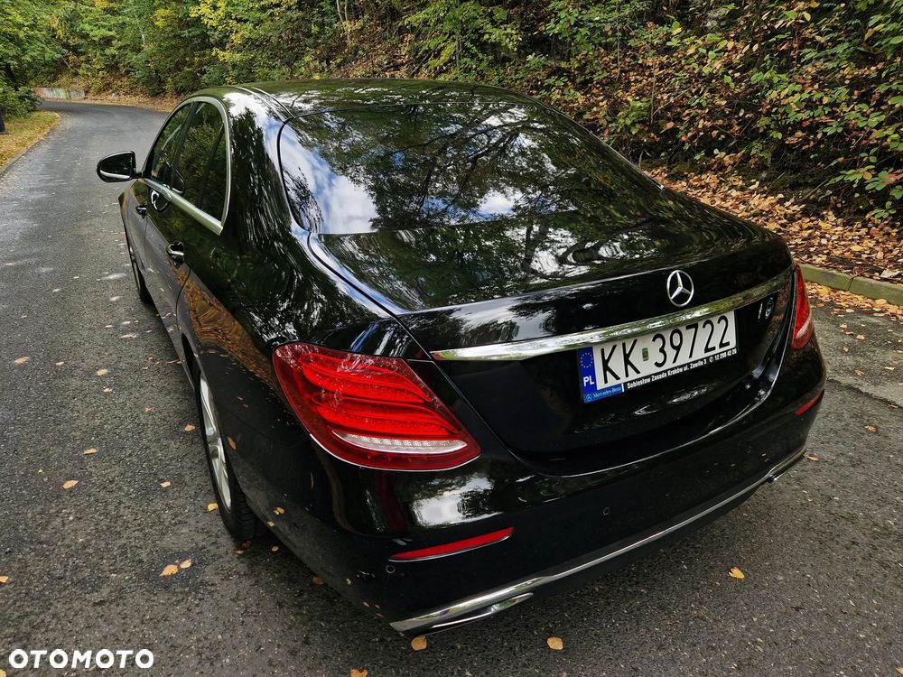 Mercedes-Benz Klasa E 220 d 4-Matic Business Edition 9G-TRONIC - 14