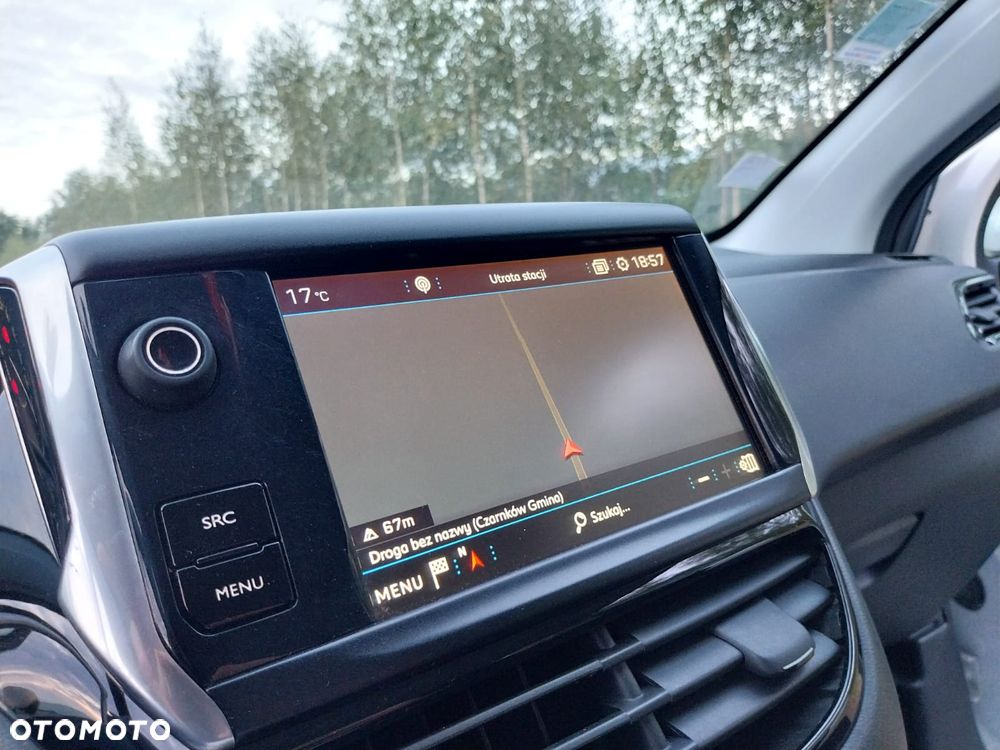 Peugeot 208 - 14