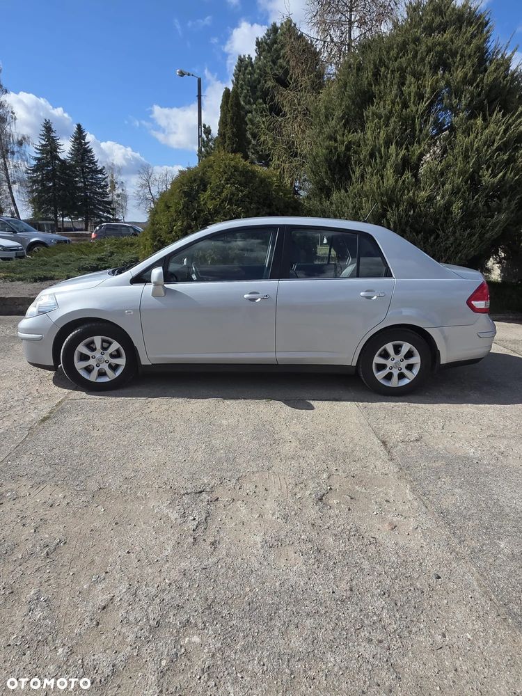 Nissan Tiida 1.6 Tekna - 1
