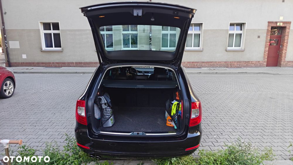 Skoda Superb 2.0 TDI Elegance DSG - 10