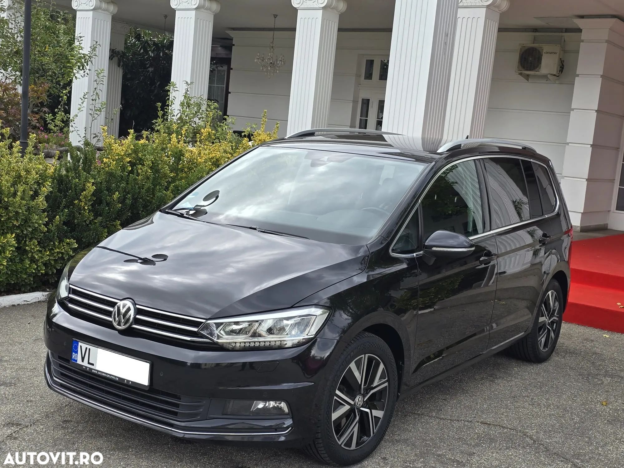 Volkswagen Touran 2.0 TDI DSG Highline - 1
