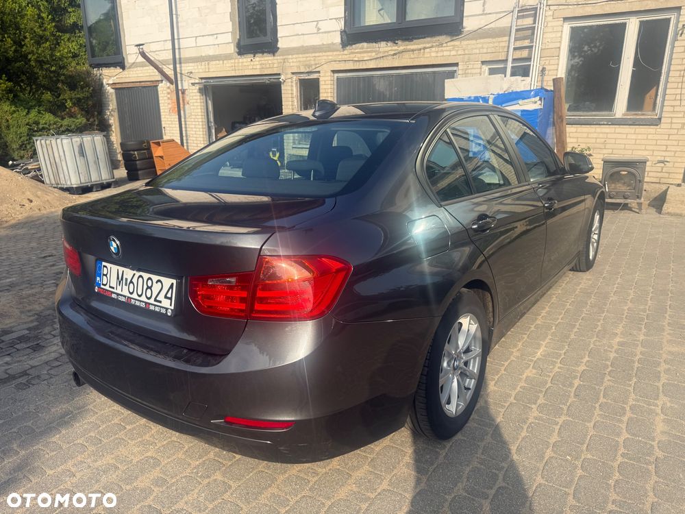 BMW Seria 3 320i - 6