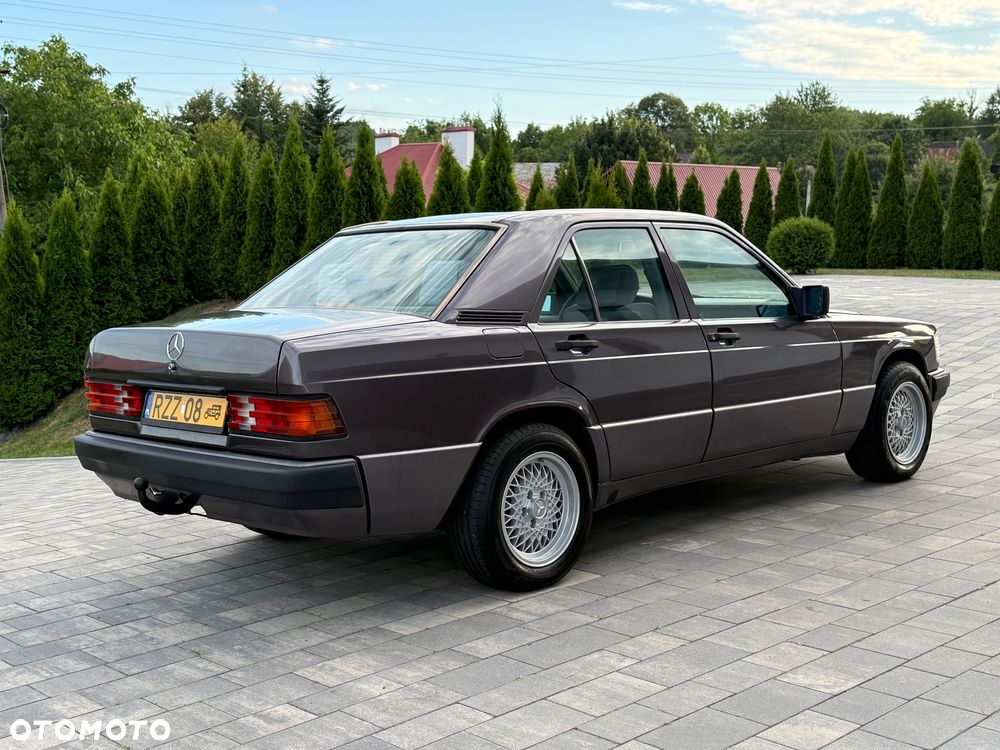 Mercedes-Benz W201 (190) - 8