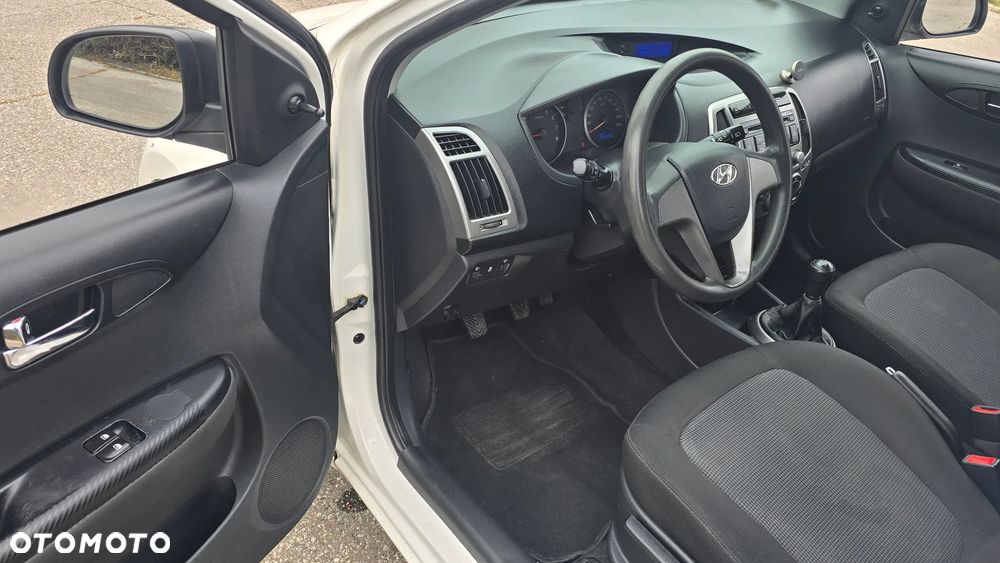 Hyundai i20 - 16