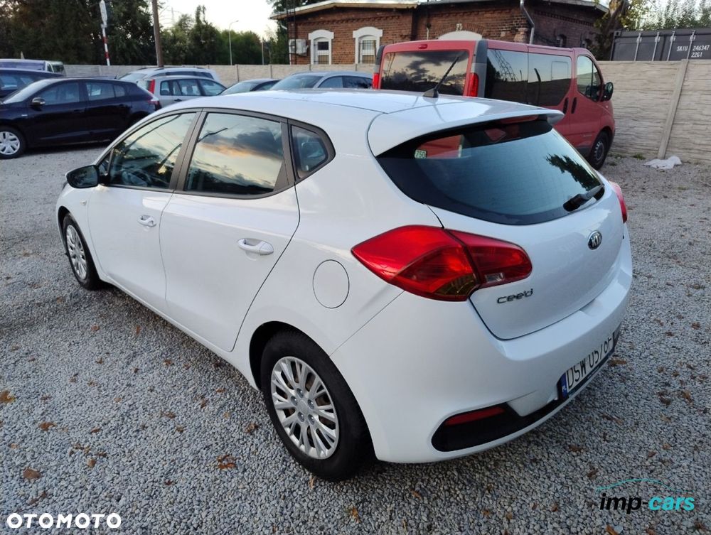 Kia Ceed - 13