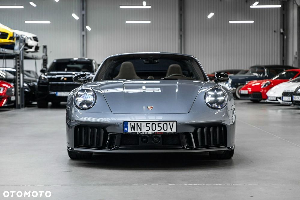 Porsche 911 Targa 4 GTS PDK - 4