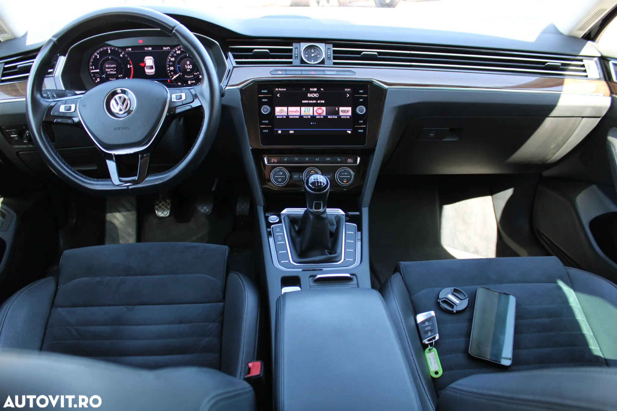 Volkswagen Passat 2.0 TDI (BlueMotion Technology) Highline - 14