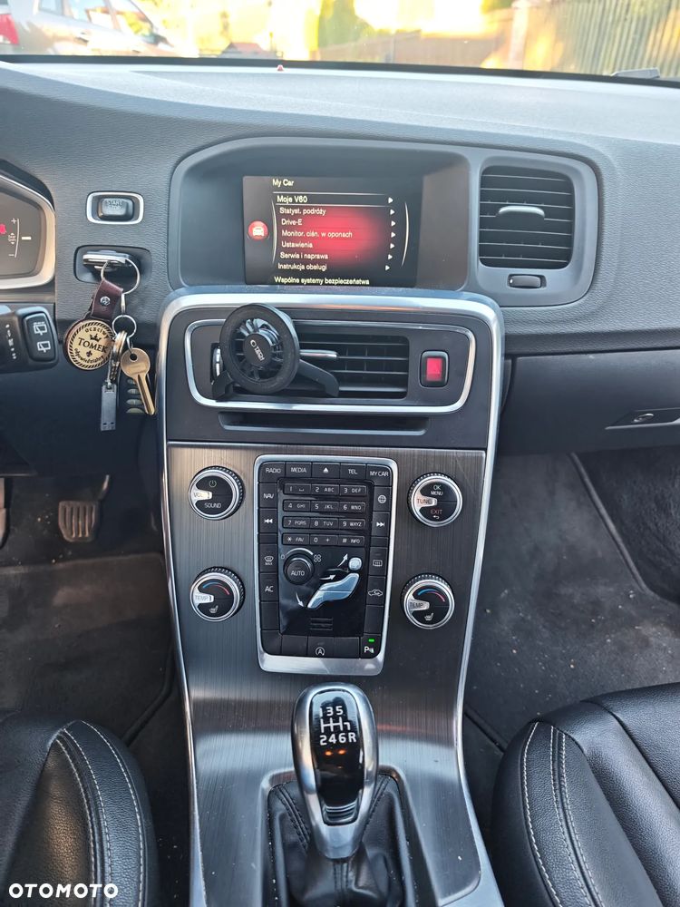Volvo V60 D4 Drive-E Momentum - 12