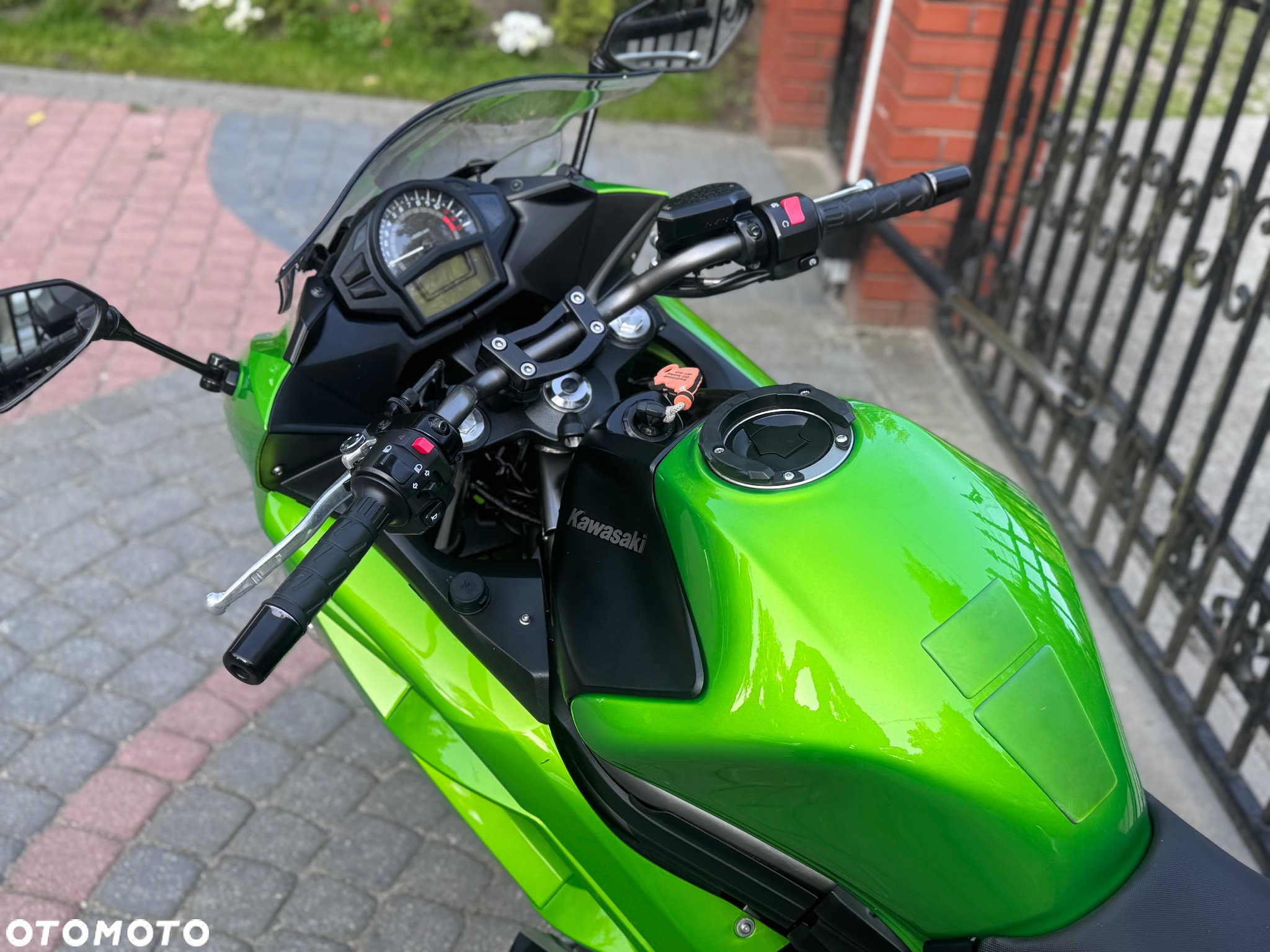 Kawasaki ER - 16