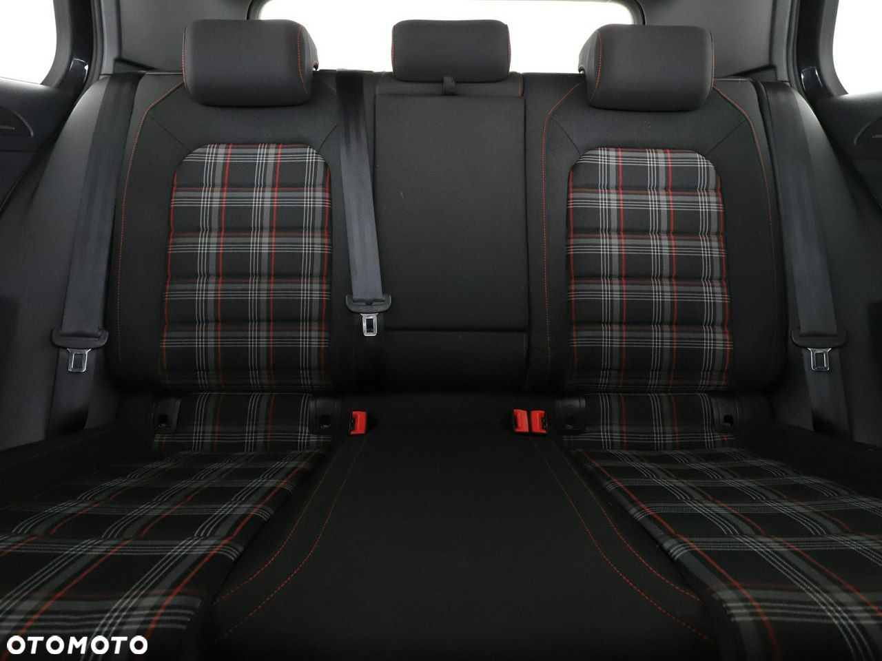 Volkswagen Golf GTI (BlueMotion Technology) Performance - 18