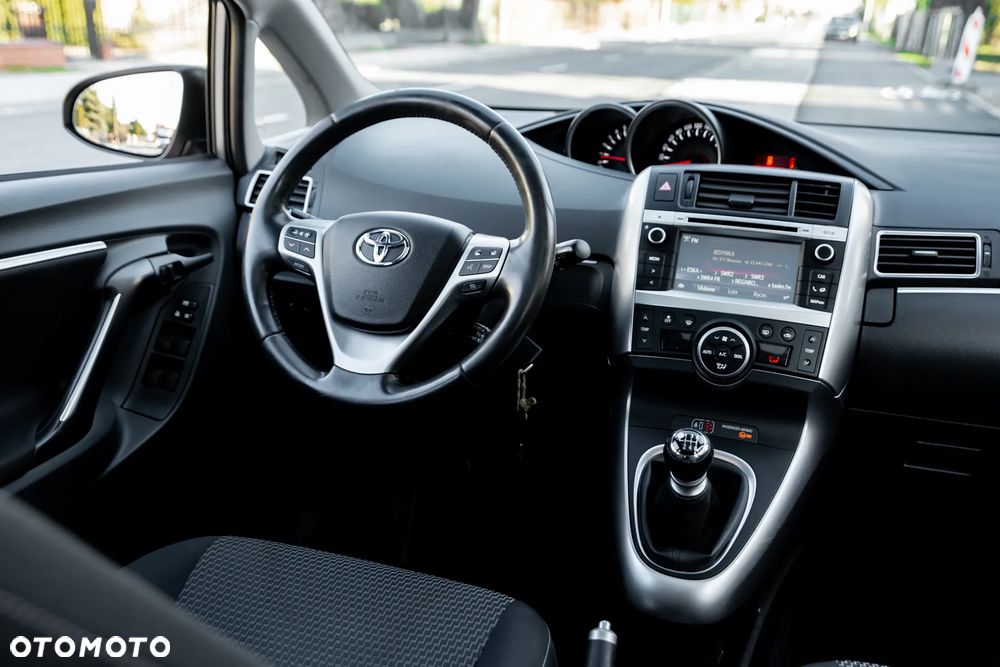 Toyota Verso 1.8 7-Sitzer Executive - 35