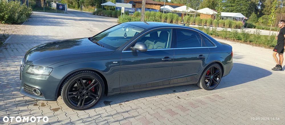 Audi A4 - 1