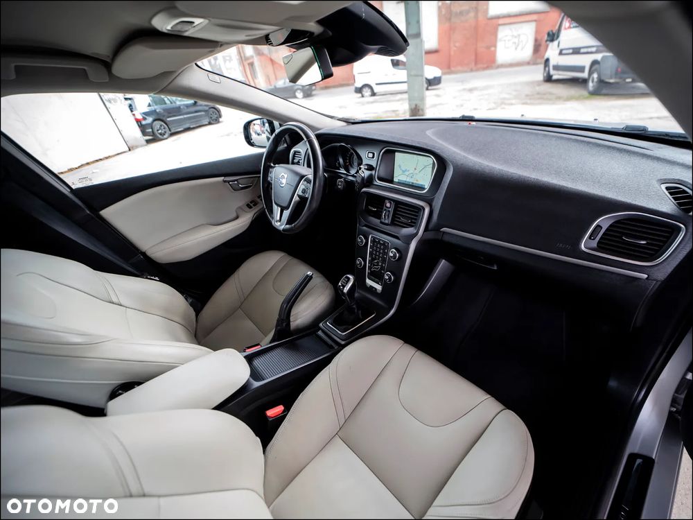 Volvo V40 - 15