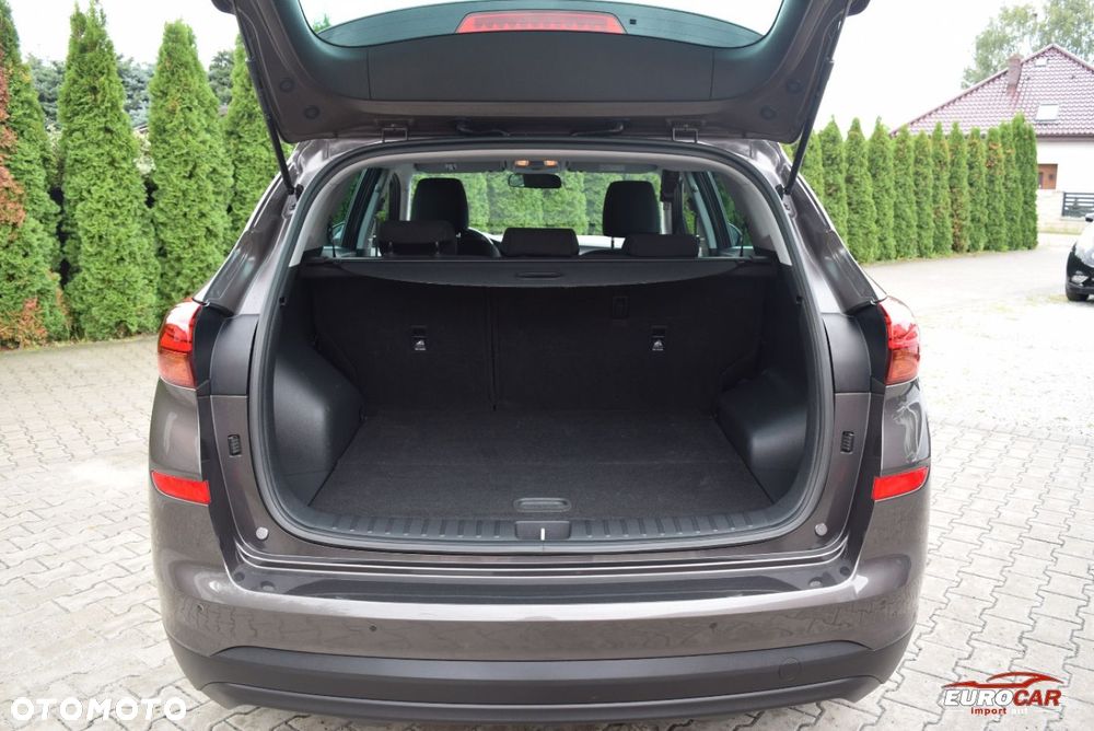 Hyundai Tucson 1.6 GDi 2WD Pure - 32