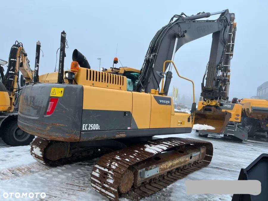 Volvo EC 250DL - 14