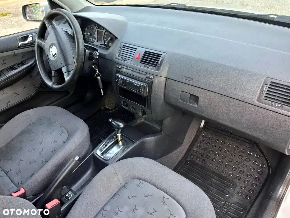 Skoda Fabia - 6