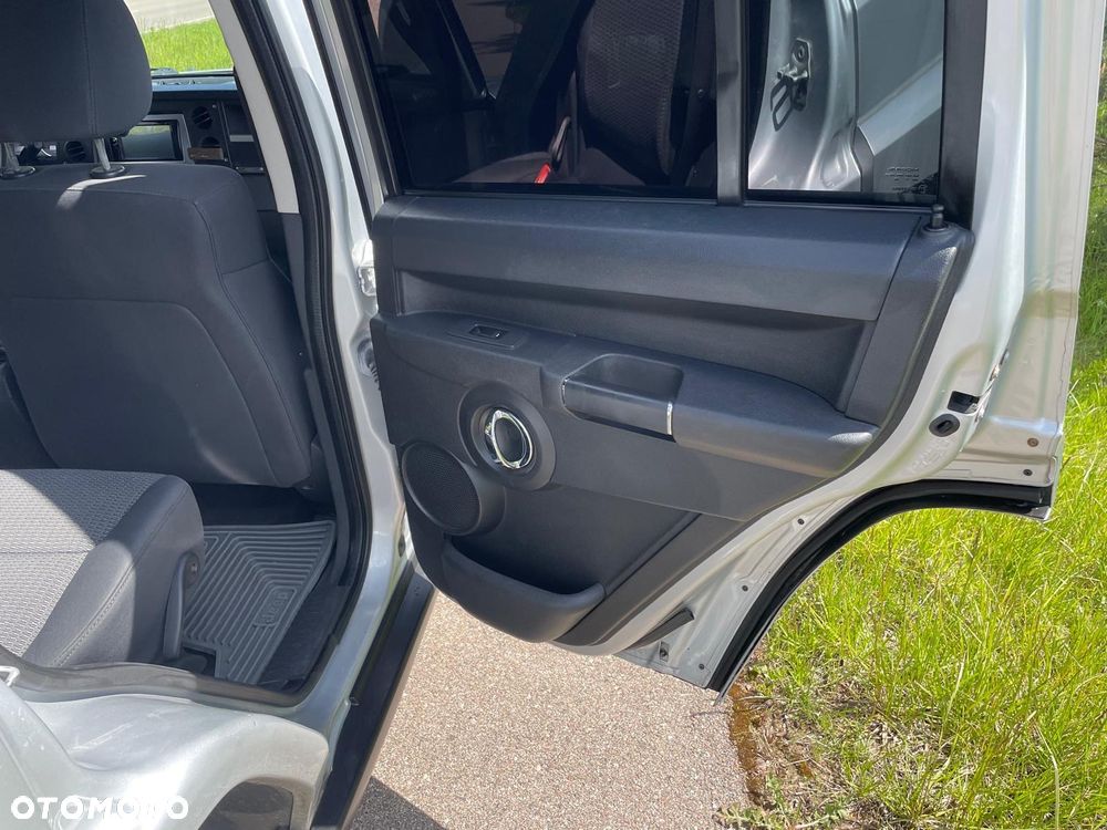 Jeep Commander 3.7 V6 - 13