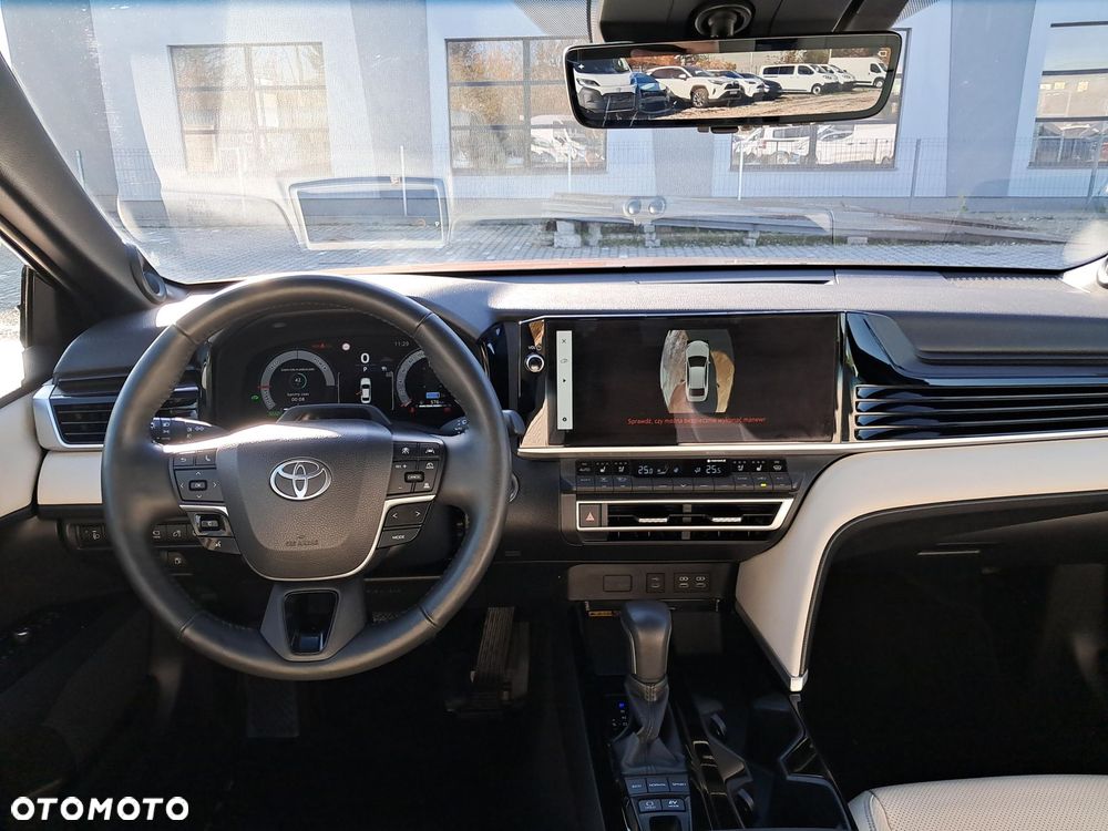 Toyota Camry - 11