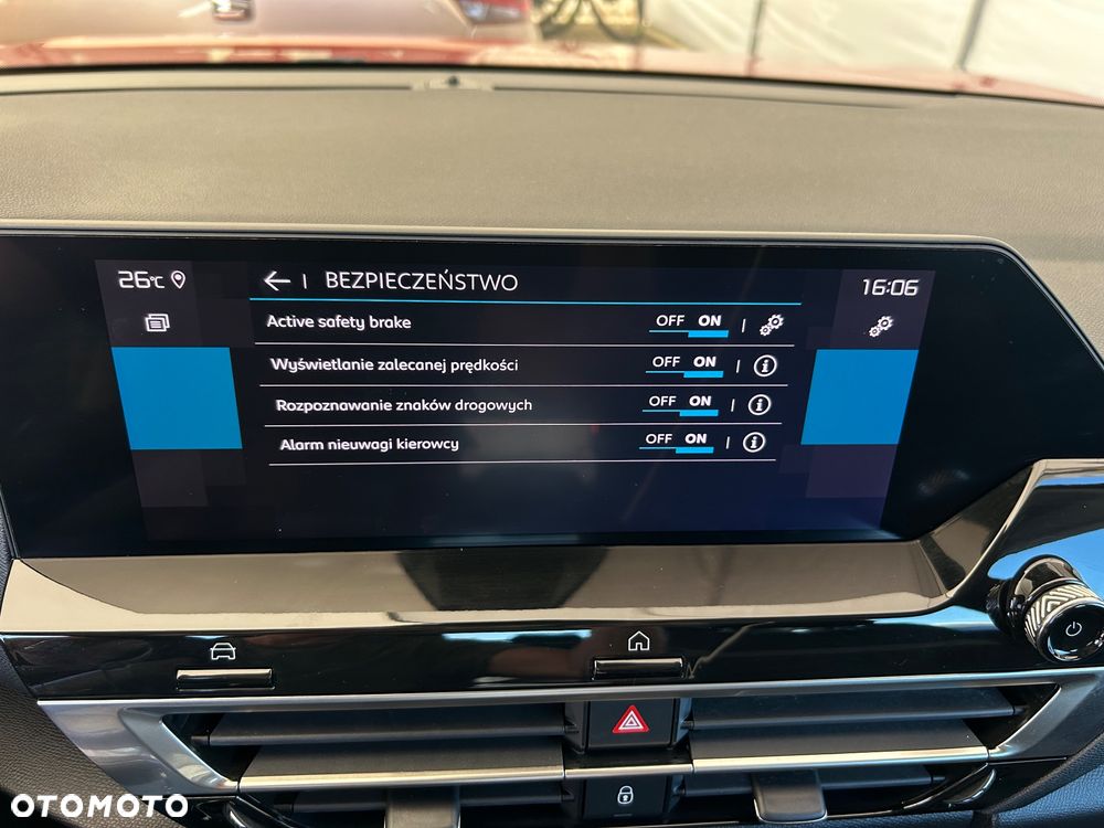 Citroën C4 PureTech 130 Stop&Start FEEL - 28