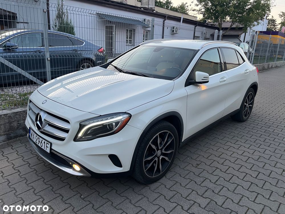 Mercedes-Benz GLA 250 4-Matic - 11