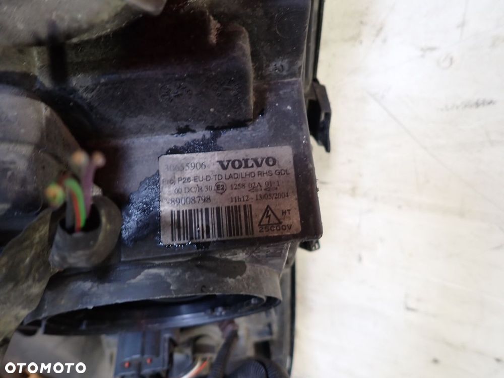 LAMPA PRAWA PRZEDNIA VOLVO S60 - 5
