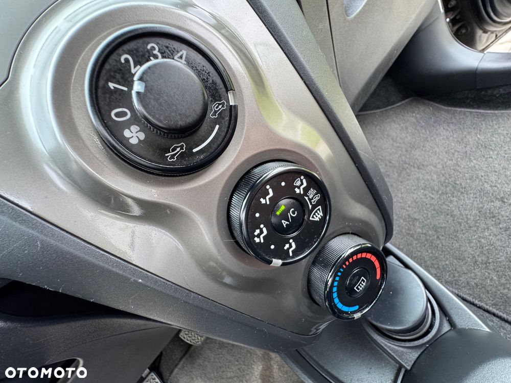 Toyota Yaris - 18