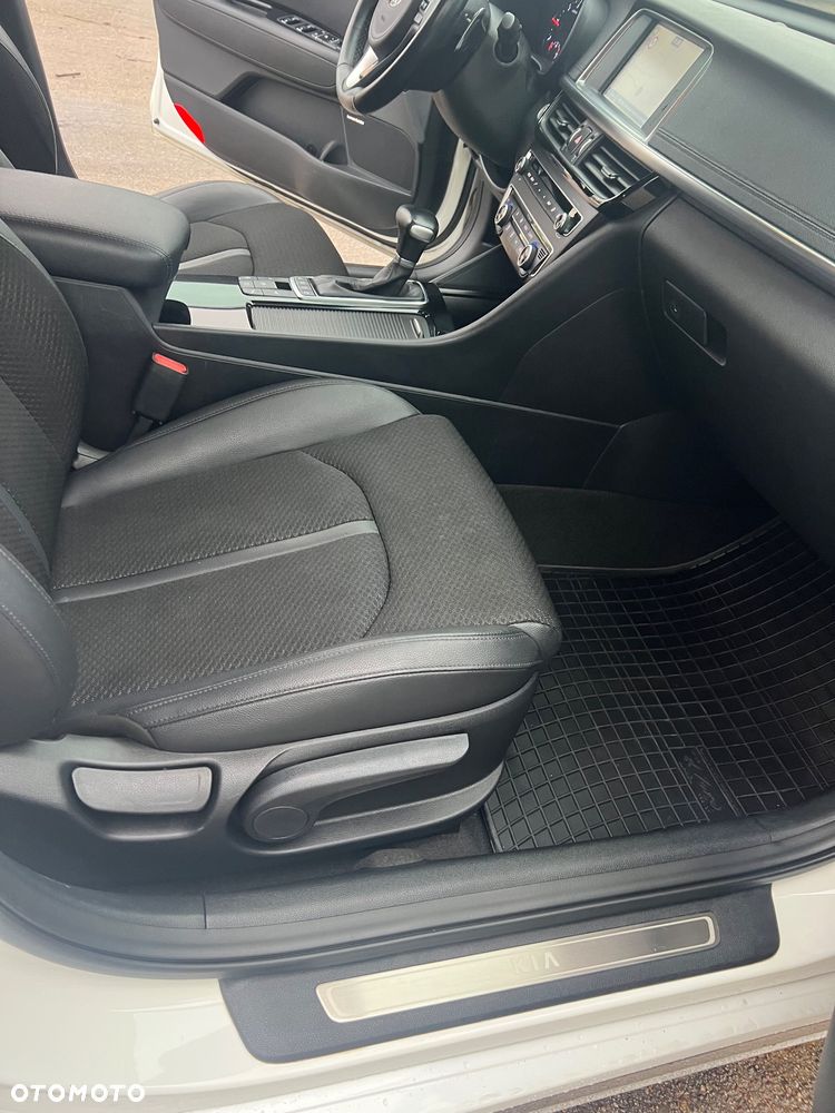 Kia Optima - 30