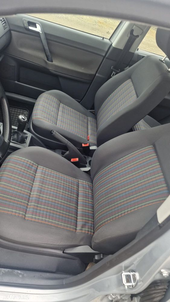 Volkswagen Polo 1.2 Attractive - 7