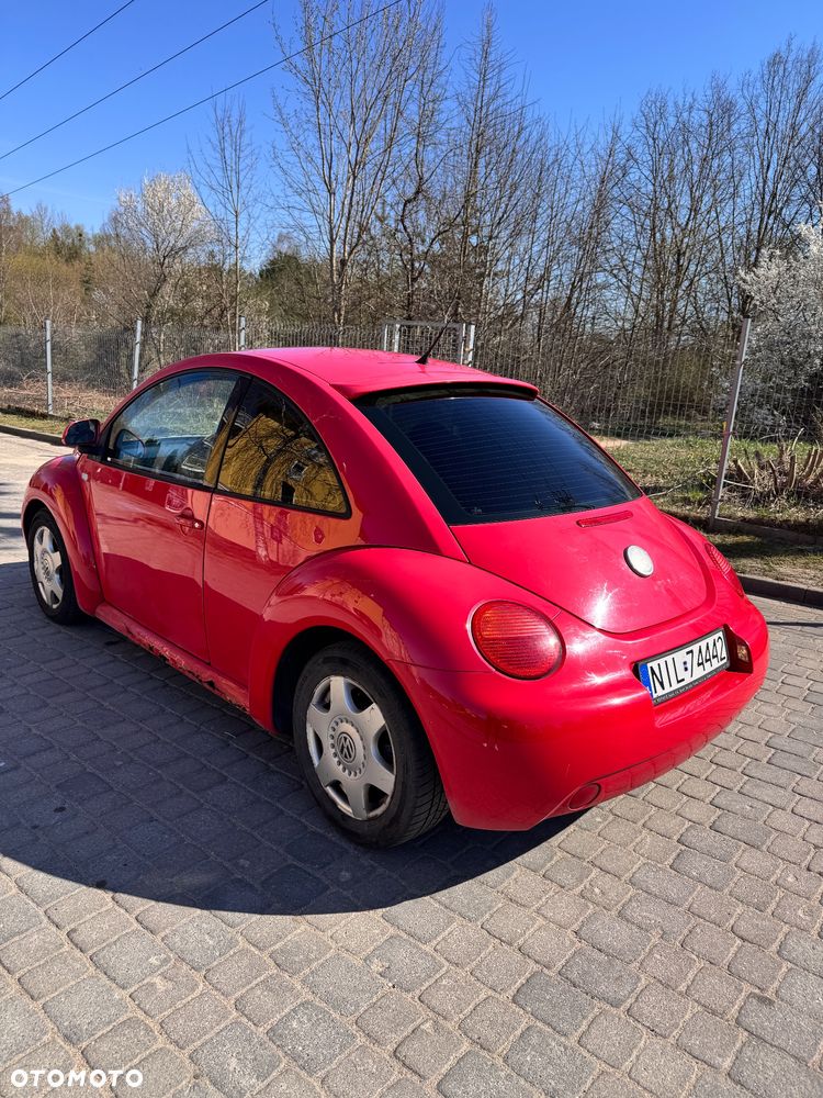 Volkswagen New Beetle - 4