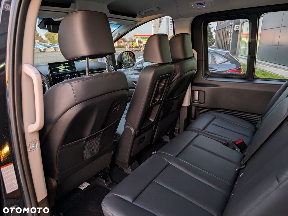 Hyundai Staria 1.6 T-GDI HEV Smart VIP - 10