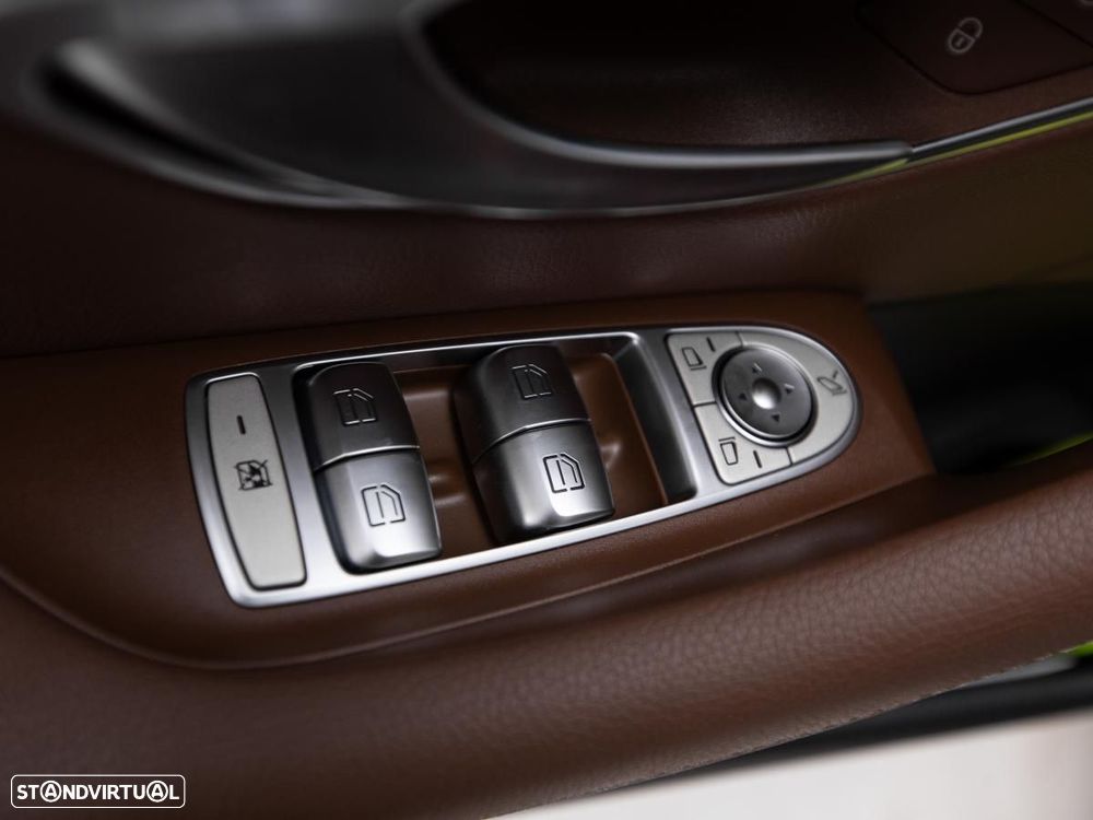 Mercedes-Benz E 300 de 4Matic 9G-TRONIC - 18