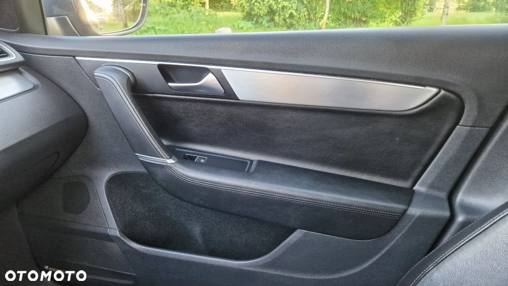 Volkswagen Passat 2.0 TDI 4Mot Highline DSG - 21