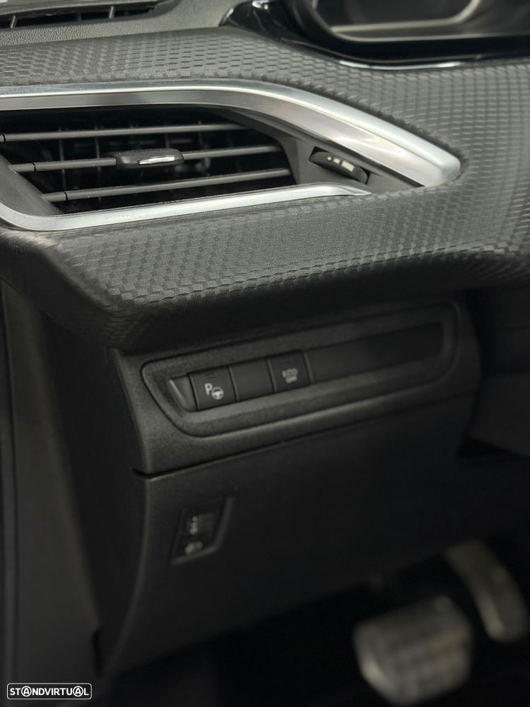 Peugeot 2008 1.2 PureTech GT Line EAT6 - 19