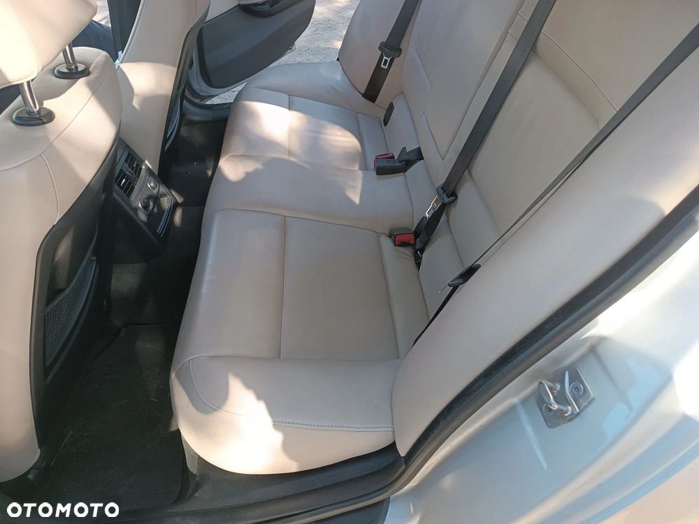 BMW Seria 3 320d - 16