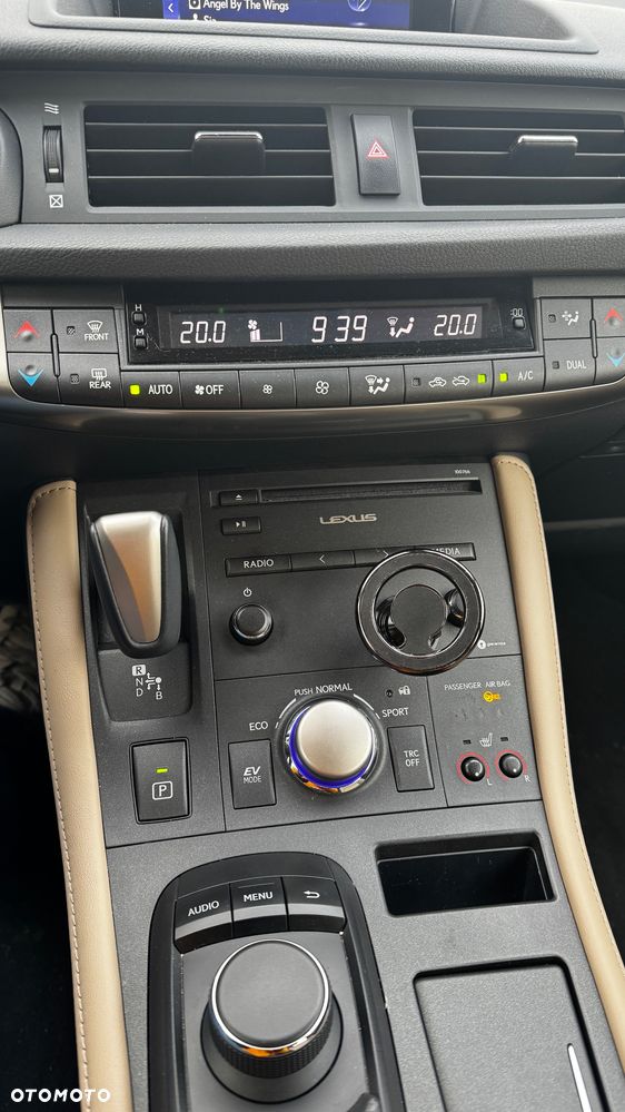 Lexus CT - 7