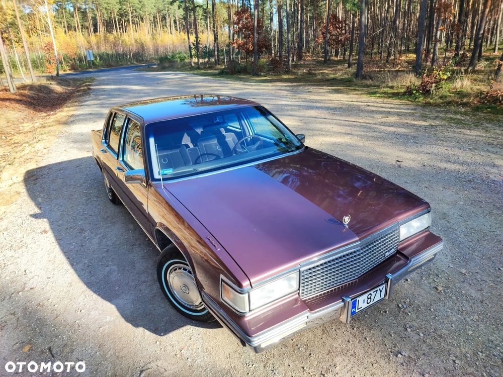 Cadillac Deville - 3