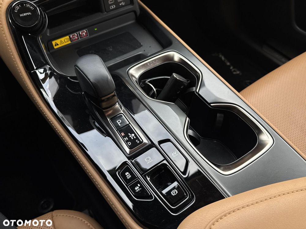 Lexus NX 350h Omotenashi AWD - 26