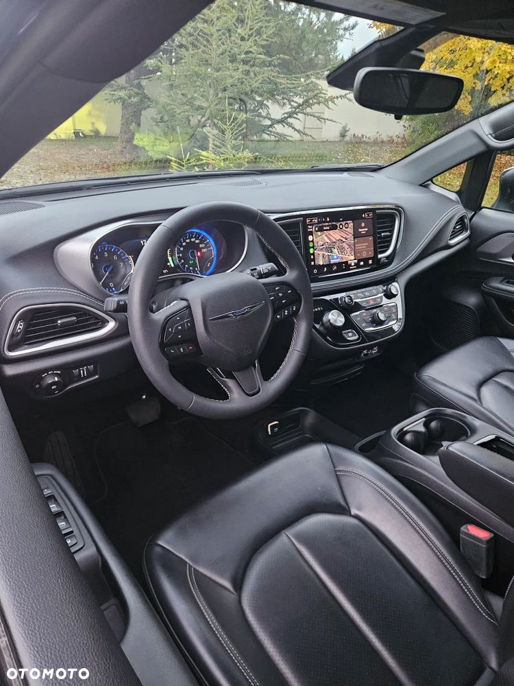 Chrysler Pacifica - 17